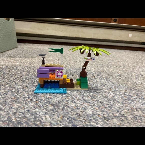 LEGO Friends 41099 Heartlake Skate Park - Picture 6 of 11